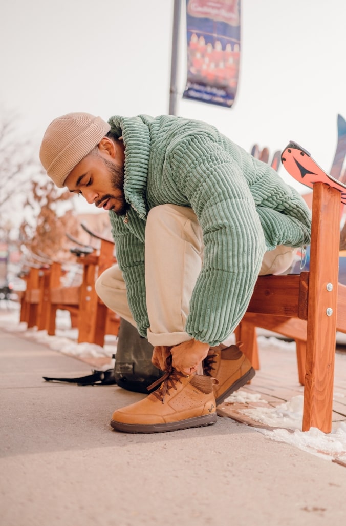 Image features the men's Mason Mid in tan. 