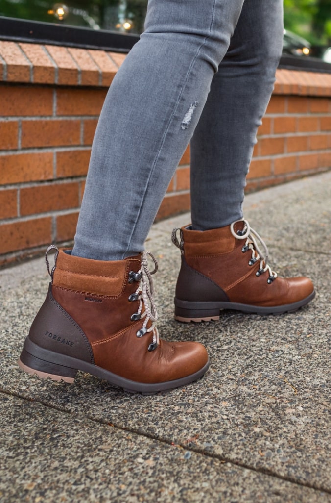 Image features the women's Sofia Lace in toffee.